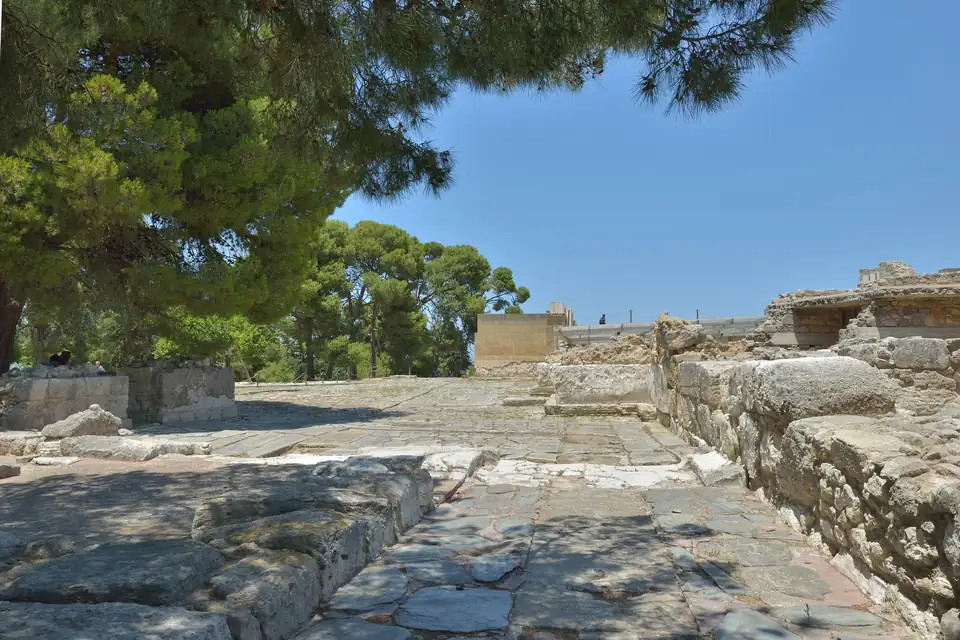 Knossos.
