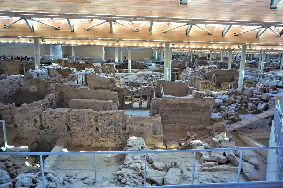 Akrotiri.