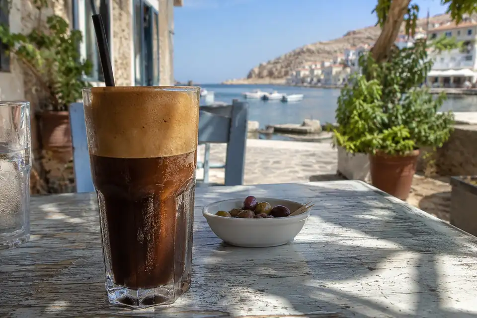 Beeld bij Frappé.