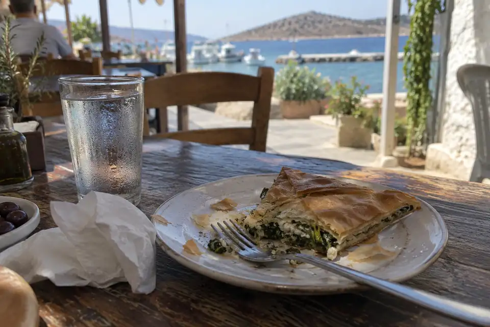 Beeld bij Spanakopita.